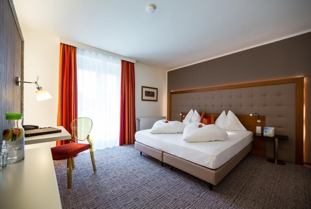 Hotel Goritschnigg Velden am Wörthersee Oda fotoğraf